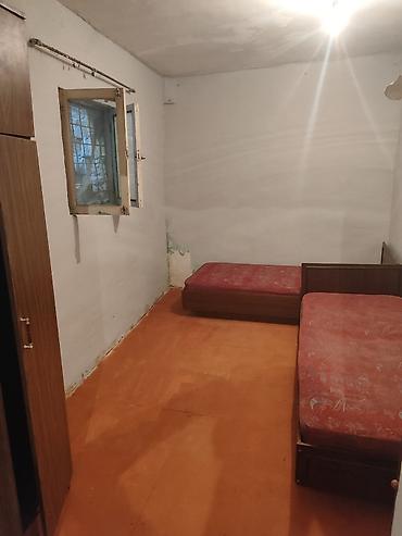 Həyət evləri və villalar: Koroğlu Böyükşor qəsəbəsində yerləşən köhnə həyət evi – 4 otaq — 1