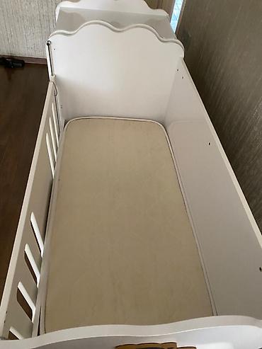Beşiklər: Oğlan və qız üçün, İşlənmiş, Dördbucaq, Beşik, Dəst ilə, Matras ilə, Yellənmə mexanizmi ilə — 5