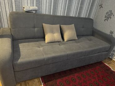 Другие мебельные гарнитуры: Продаю диван, почти не пользовались