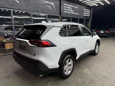 Toyota: Toyota RAV4: 2021 г., 2.5 л, Автомат, Бензиновая, Кроссовер — 9