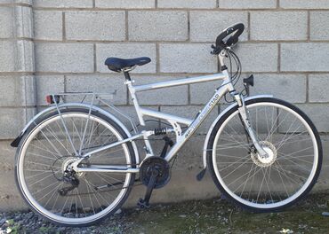 Велосипеды: Германский велосипед колесо 28 рама алюмин фары горять,тормоза