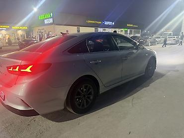 sequoia 2010: Hyundai Sonata: 2018 г., Седан — 4