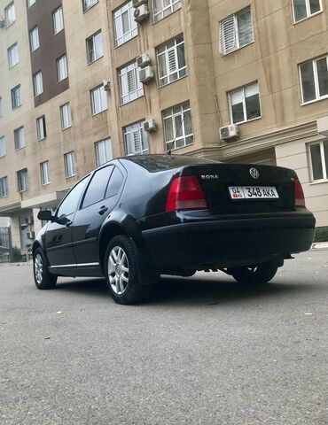 Volkswagen: Volkswagen Bora: 2005 г., 1.6 л, Механика, Бензин, Седан