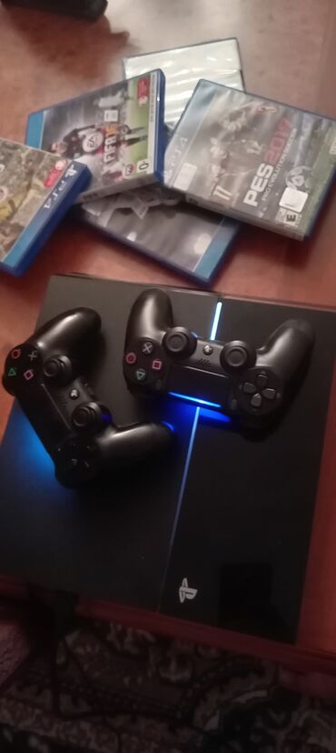 playstation 4 qiymeti irshad: PlayStation 4 (PS4) oyun konsolu paketi Komplekt: - PS4 konsolu