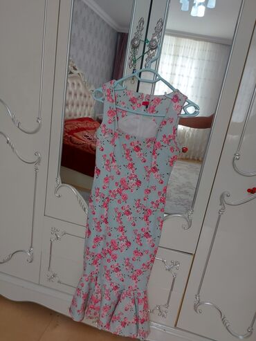 dress: Коктейльное платье, Миди, L (EU 40)