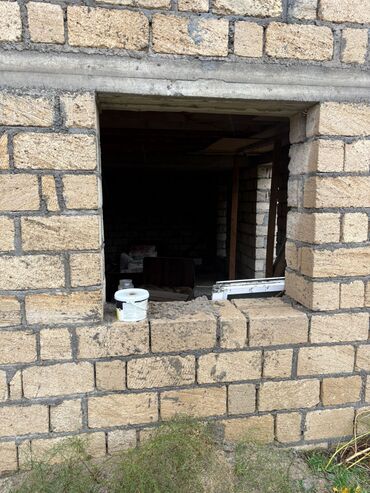 Həyət evləri və villaların satışı: Satılır: 2 mərtəbəli yarımçıq tikili (daş ev) - Tikinti materialı — 5