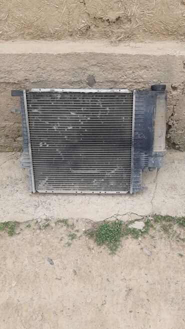 Радиаторы: Радиатор бмв е39 состояние хороший цена 3000 сом