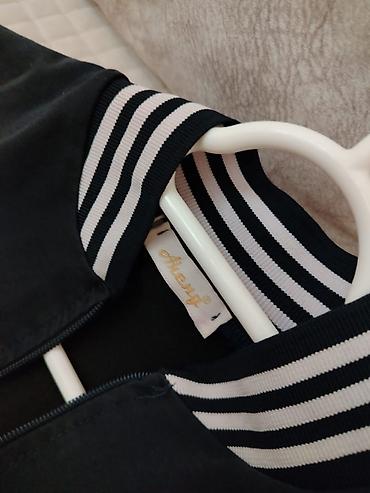məktəb sunkasi: Məktəbli forması satılır. ətək jaket desti.Endirim etmək olar — 4