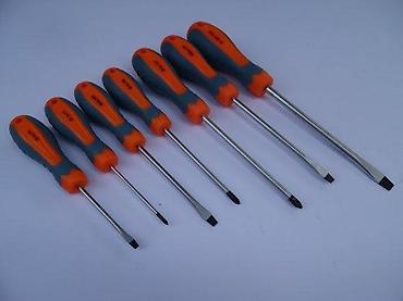 Setovi ručnog alata: GEKO set odvijača CRV – 7 delova - Set univerzalnih odvijača sa — 7