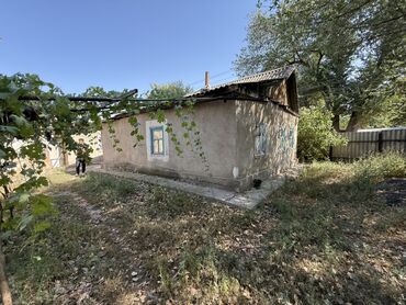 дом земельный: Продаю дом !!! Улица Первомайская #84 участок 8 соток