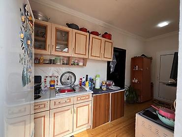 heyet evi yasamal: 3 otaqlı, 85 kv. m — 2
