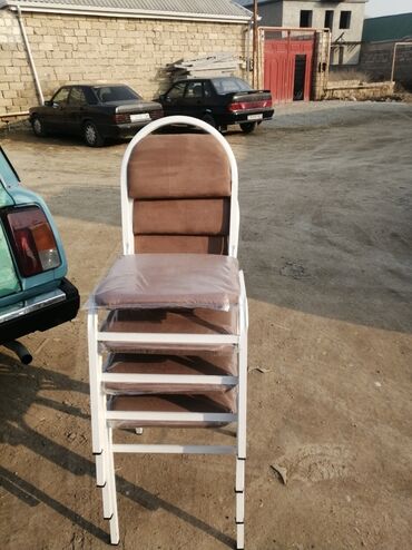 Stullar: Stulllar 13manatdan başlayır 60manata qeder Kafe və cayxana üçün stol — 5