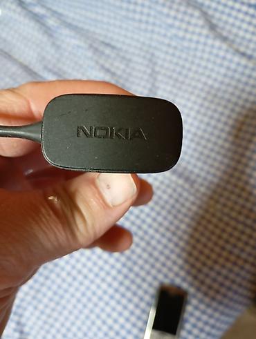 oprema za brzu hranu: Nokia mobilni telefon sa fizičkom tastaturom, u klasičnom candybar — 3