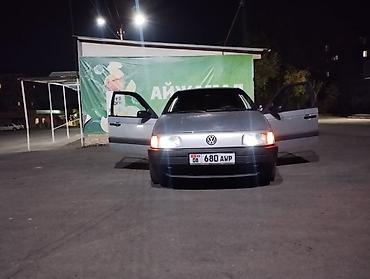 стария машина: Volkswagen Passat: 1989 г., Седан — 5