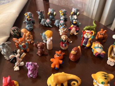 Heykəlciklər: Müxtəlif kolleksiya fiqurları dəsti - Təxminən 35+ ədəd kiçik — 9