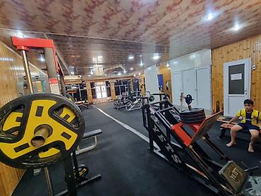 crossfit: Fitnes zalı – tam avadanlıqlı məşq məkanı - Güc və kardio üçün geniş — 4