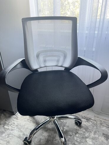 компютерные кресло: Офис креслолор, Дөңгөлөктүү, түсү - Кара