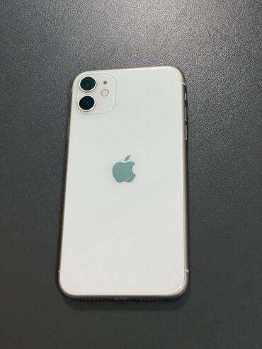 камера задняя: IPhone 11, Б/у, 64 ГБ, Белый, Чехол, 70 %