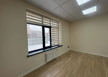 Офисы: Сдаю Офис, 100 м², В жилом комплексе, С отдельной кухней, С отдельным входом, С отдельным сан узлом — 6