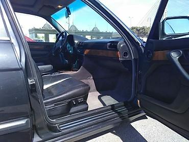 mercedes e class: BMW 7 series: 3.5 l | 1991 il Sedan — 3