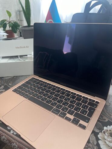 Acer: Apple MacBook Air – rose gold Xüsusiyyətlər: - 13.3" Retina ekran