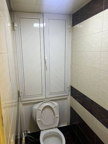 Uzunmüddətli kirayə mənzillər: Gənclikdə idman universitetinin yanında, 10 mərtəbəli binanın 2ci — 7