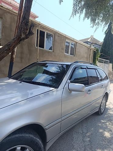 lexus ct 200: Mercedes-Benz C-Class: 2.2 l | 1999 il Universal — 3