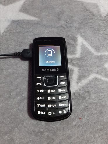 Samsung: Samsung E 1100 ispravan telefon radi na sve mreze stanje se vidi na — 7