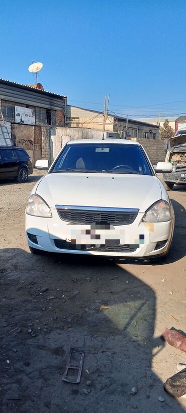 hundai h 1: VAZ (LADA) Priora: 1.8 l | 2012 il 5434649 km Sedan