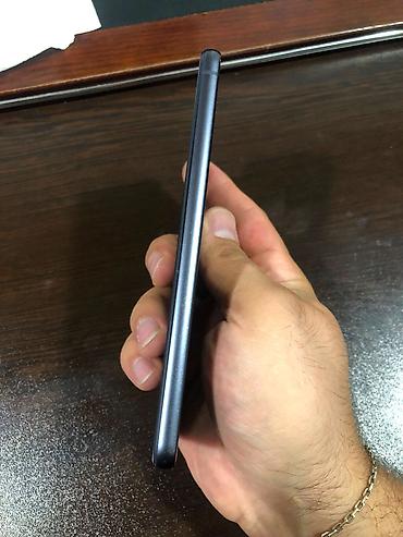 s21fe samsung: Samsung S21FE modelidir. Cibimde sixildigi ucun ekranina xett dusdu — 2