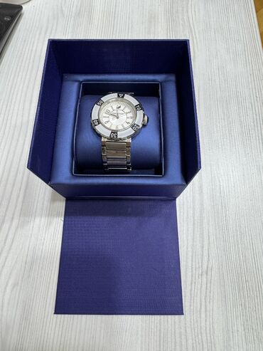 брошь: İşlənmiş, Qol saatı, Swarovski, rəng - Gümüşü