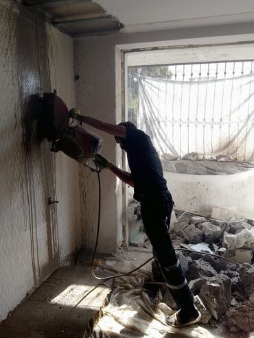 Beton işləri: #Betonkesme #betondeşmə Beton kubik kərpic - dən kəsim deşim — 17