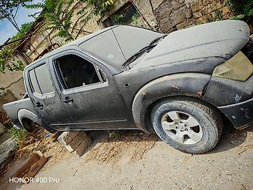 nissan diskləri: Nissan Navara pikap üçün ehtiyat hissələri. Şəkillərdə qara rəngli — 2