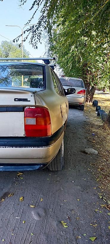 opel astra universal: Opel Vectra: 1992 г., 1.8 л, Механика, Бензин, Седан — 2