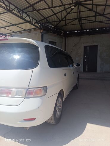 Toyota: Toyota : 2000 г., 2 л, Автомат, Бензин, Минивэн — 5