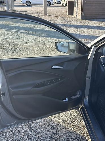 Chevrolet: Chevrolet Onix: 2020 г., Автомат, Бензин, Седан — 7