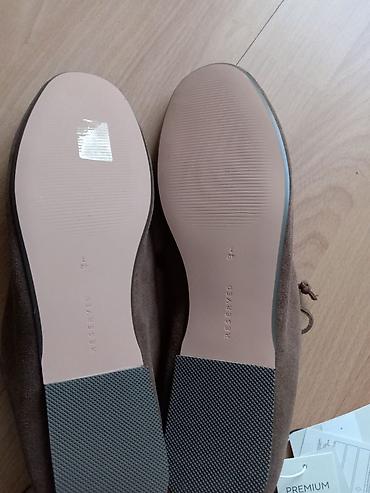 Ostale cipele: Ženske cipele RESERVED – braon antilop - Model: ravne vezane cipele — 8