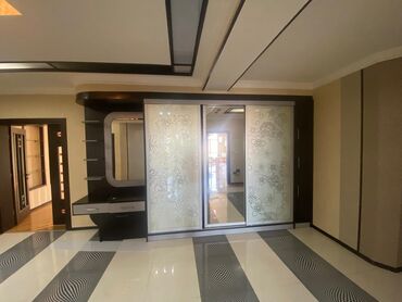 Dolablar: İşlənmiş, Düz dolab, Dəhliz dolabı