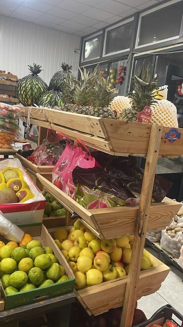 Строительный кирпич: Стелажы для овощей из дерева — 19