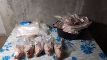 İçkilər: •Təmiz Bütov Kənd Toyuğu 1) Rus istehsalatı olan 600litr həcmi