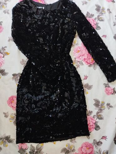 платье на заказ бишкек: Вечернее платье, Короткая модель, Велюр, С рукавами, M (EU 38)