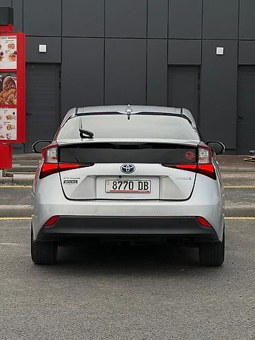 экономия бензин: Toyota Prius: 2021 г., 1.8 л, Автомат, Гибрид, Лифтбек — 2