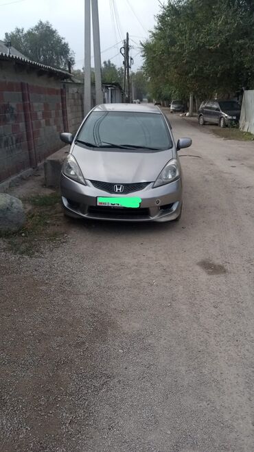 рассрочка авто в кыргызстане: Honda Fit: 2010 г., 1.5 л, Автомат, Бензин, Хетчбек