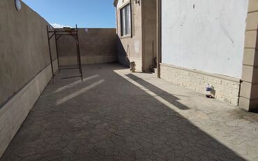 Həyət evləri və villaların satışı: 3 otaqlı, 2 kv. m, Yeni təmirli — 4