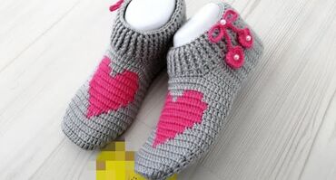 Dəstlər: Əl işi toxunma uşaq geyimləri və aksessuarları. Hər biri sifarişlə — 27