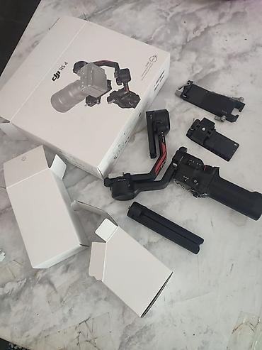 Стабилизатор для камеры DJI RS 4 - Профессиональный 3-осевой гимбал