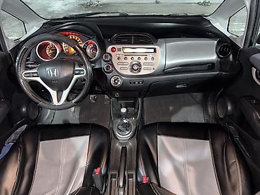 Honda: Honda Jazz: 2010 г., 1.3 л, Механика, Бензин, Хэтчбэк — 13