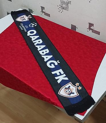 qara parça: Qarabağ futbol klubunun azərkeş şərfləri satılır. Xüsusi fərqi odur — 3