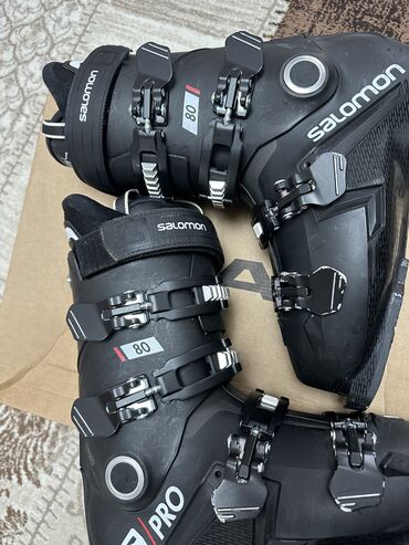 Лыжи: Горнолыжные ботинки SALOMON, размер 26/26.5 304mm