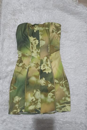 bershka mantili: Bershka S (EU 36), color - Green, Cocktail, Without sleeves